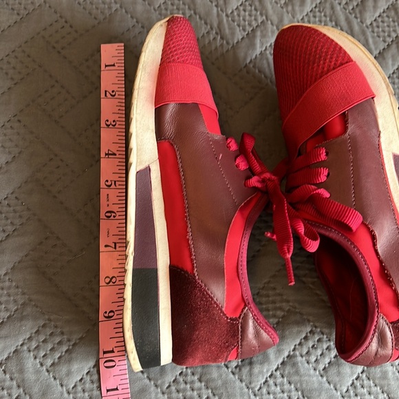 Arezzo : Red Sneakers - 7/7.5 - Picture 9 of 9